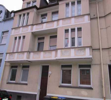 2,5 Zimmer Wohnung mit Balkon im 3. OG