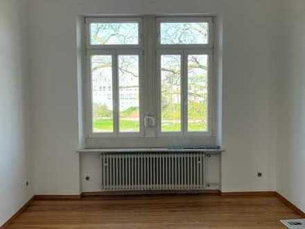 Renovierte 5-Zimmer-Altbauwohnung mit neuer EBK und Balkon im Herzen von Landau (Pfalz)