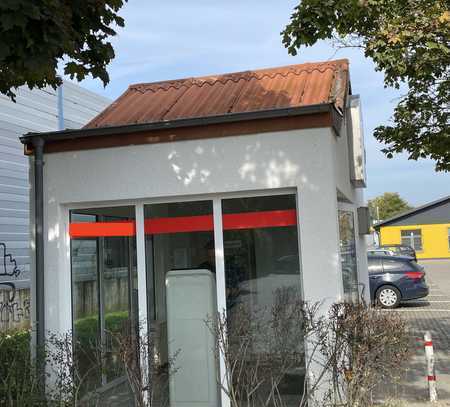 Gewerbemietfläche auf Discounter-Parkplatz zu vermieten