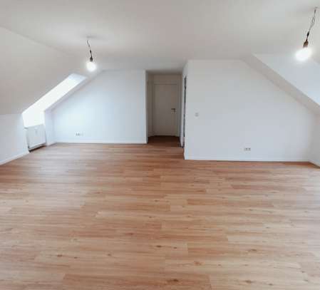 Neu renovierte 3 Zimmer Dachgeschosswohnung mit tollen Ausblick