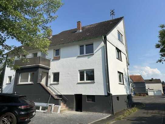 Weimar- Roth, saniertes Mehrfamilienhaus mit 6 WE u. 2 Garagen 4 Stellplätze, 8% Rendite ab 1.10.24