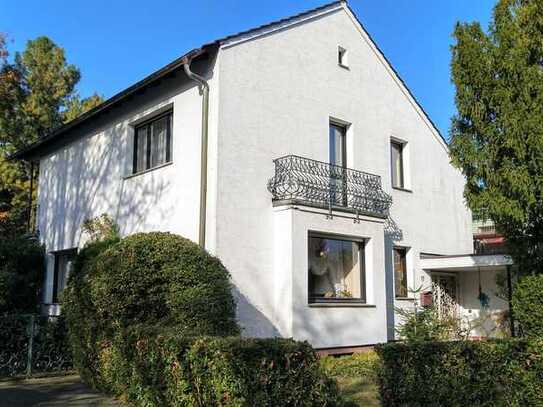 Freistehendes 6 Zimmer-Einfamilienhaus in bevorzugter Lage im Malerviertel in Köln-Rodenkirchen