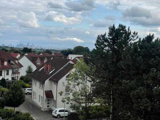 Sonnige 2,5 Zimmerwohnung mit Weitblick