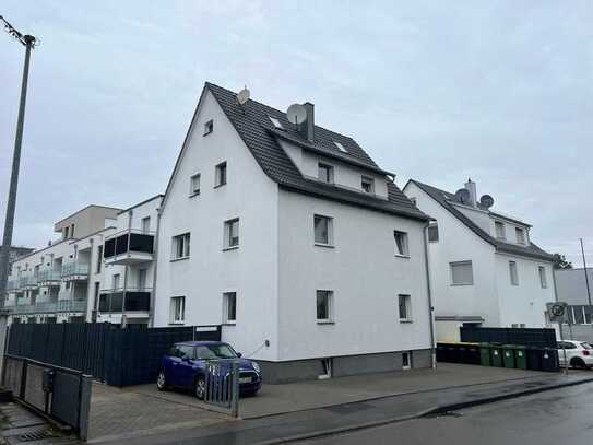 Stilvolle 3-Zimmer-DG-Wohnung in Asperg