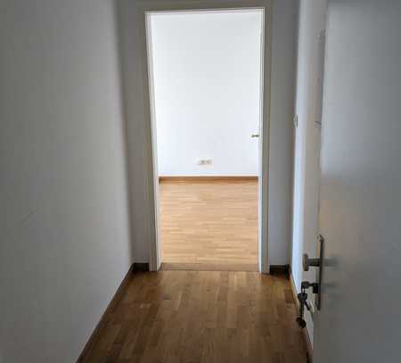 Helle 2-Zimmer-Wohnung mit Einbauküche in Krailling