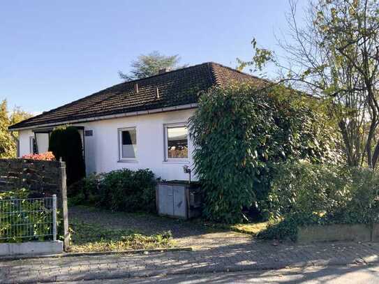 Schöner Winkelbungalow mit parkähnlichem Grundstück in Toplage von Baiertal