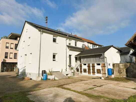 Teilsaniertes Einfamilienhaus mit Bauplatzgrundstück in guter Lage von Herbolzheim