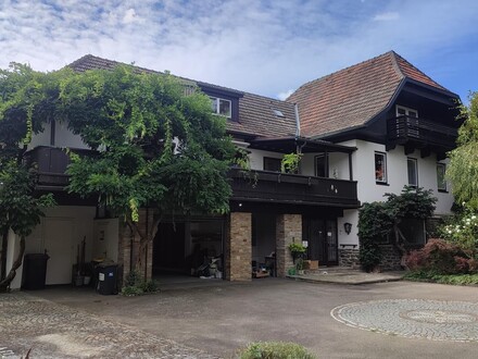 Haus mit schönem Garten und Aussicht