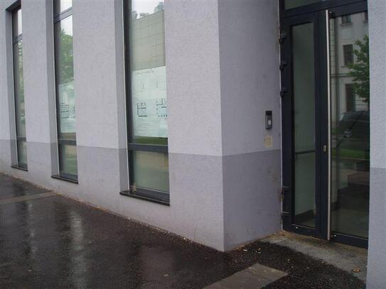 Geschäftslokal/Büro, generalsan. 220m² aufgeteilt-Hochp. mit Gasseneing. u. Souterrain-barrierefr. möglich