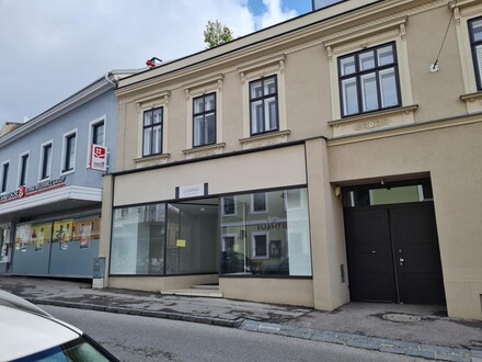 GESCHÄFTSLOKAL AM RATHAUSPLATZ