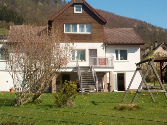 Gemütliches Einfamilienhaus in sonniger erhöhter Grünlage. Vom Hochwasser nicht betroffen !