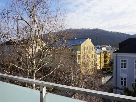 HELLE 4 ZIMMER WOHNUNG MIT LOGGIA IN RUHIGER LAGE