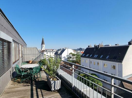 SEHR SCHÖNE DACHTERRASSENWOHNUNG MIT WUNDERSCHÖNEM AUSBLICK