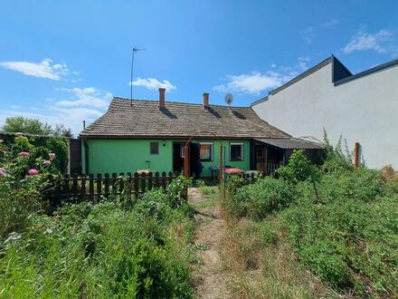 IN KAUFABWICKLUNG! - Renovierungsbedürftiges Haus in Hohenau!