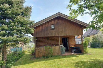 Ruhiges Wochendhaus/Gartenhaus mit Baugrund