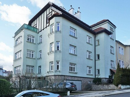 Repräsentative, neu renovierte Altbauwohnung im Botschaftsviertel in Gersthof