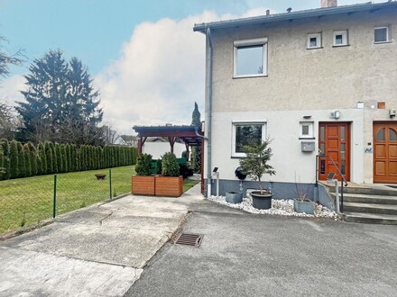 Sonniges Eck-Reihenhaus mit Garten bei der Stadt des Kindes