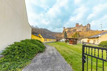 Sommerresidenz mitten im Thayatal mit spektakulärem Ausblick auf die Burg Hardegg!