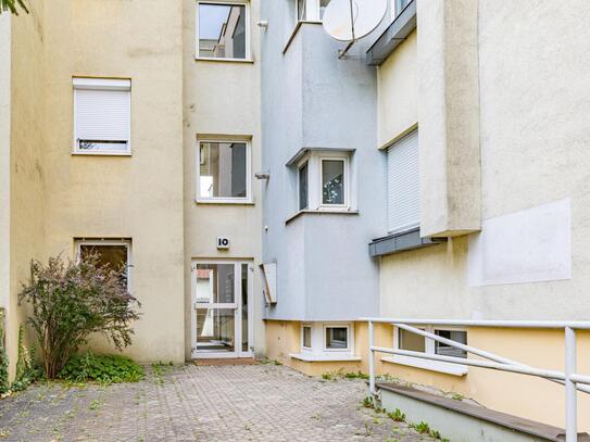 GROßZÜGIGE 3-ZIMMER WOHNUNG MIT BALKON UND ÜBERDACHTEM KFZ STELLPLATZ IN STOCKERAU!