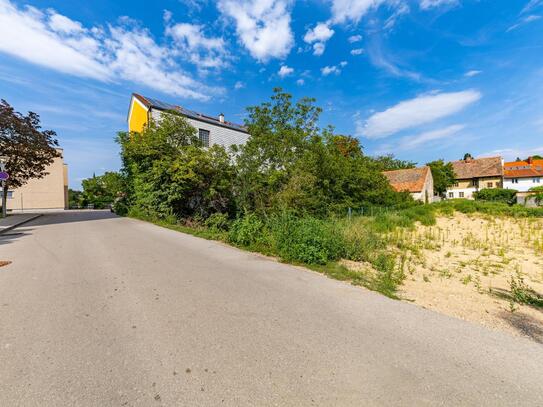 1.014 M² GROßES BAUGRUNDSTÜCK MIT ALTBESTAND IM ZENTRUM!