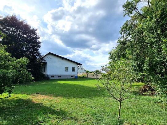 "IN KAUFABWICKLUNG!" EINFAMILIENHAUS IN SONNIGER RUHELAGE MIT 1307m² GRUND