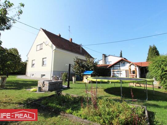 Einfamilienhaus mit großem Garten in zentraler Lage