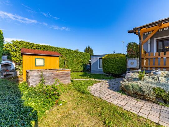 KLIMATISIERTES EINFAMILIENHAUS MIT ZWEI GARAGEN, WERKSTATT, POOL UND TERRASSE IN NAPPERSDORF!