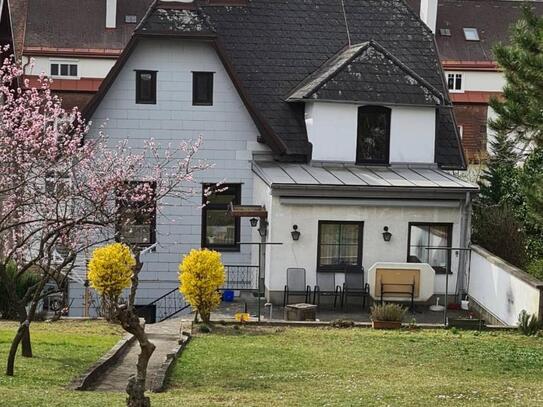 EIGENGRUND "historisches ZWEIFAMILIENHAUS" im ZENTRUM/KLOSTERNEUBURG