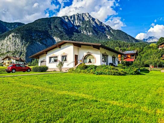 Bungalow mit großzügiger Grundstücksfläche in sonniger Ruhelage in Nassereith!