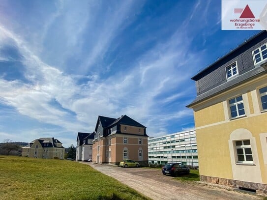 Großzügige, sanierte 5-Raum-Wohnung in Gornsdorf!!