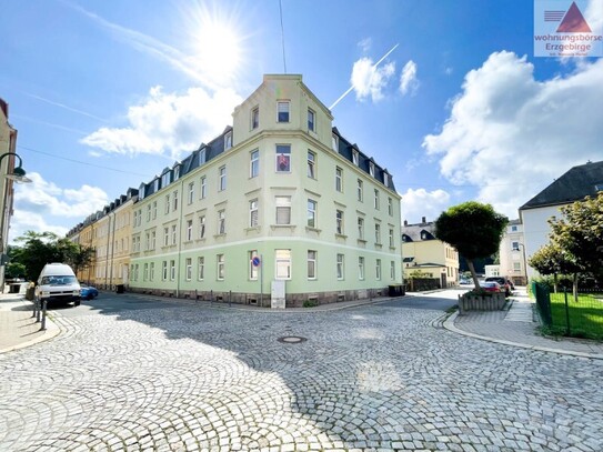 Großzügige 2-Raum-Wohnung mit Einbauküche in ruhiger Lage!