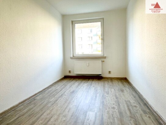 Schicke 3-Raum-Wohnung mit Balkon im Wohngebiet in Geyer!!