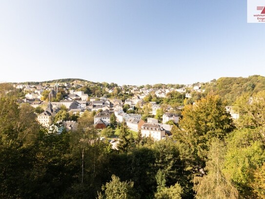 Klein aber fein - 1-Raum-Wohnung mit Einbauküche und schönem Ausblick in Annaberg!