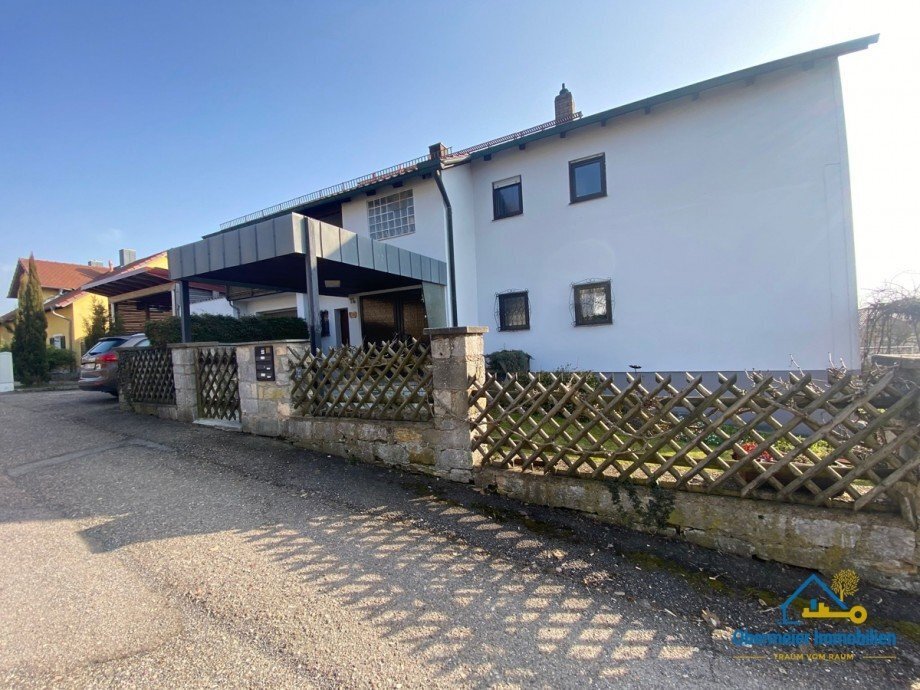                                                               Gem&uuml;tliche Dachgeschosswohnung mit EBK in ruhiger Lage - ideal f&uuml;r Singles                                                       in Wald (Ostallgäu)