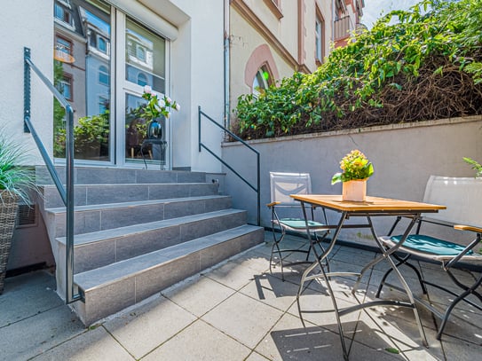 City-Residence: Well-designed apartment with large private patio terrace near Berger Straße – euhabitat