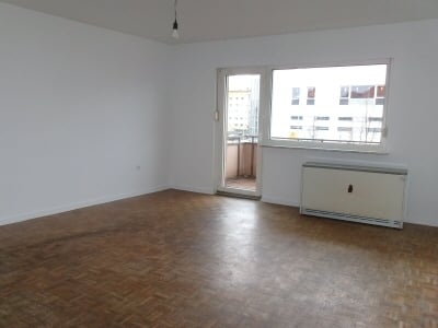 Sanierte 3 Zimmer Wohnung mit Balkon