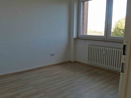 Reinbek: Großzügige und renovierte 3-Zimmer-OG-Wohnung – Hein Immobilien