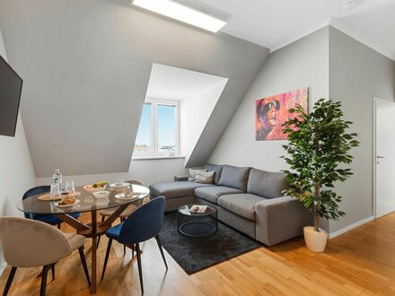 Penthouse mit zwei Schlafzimmern, Terrasse und Panoramablick auf die Stadt