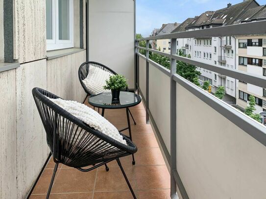 Vollausgestattete möblierte 2-Zimmer-Wohnung mit 2 Balkonen in Top-Lage - Nähe zu Bahnhof und Rheinufer