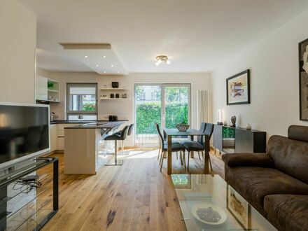 Luxus Terrassen Wohnung: 83 qm große, moderne, vollständig möblierte und total neu renovierte 3 Zimmerwohnung mit Garage