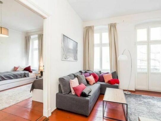 Neu möblierte, schöne Altbauwohnung in Berlin Charlottenburg