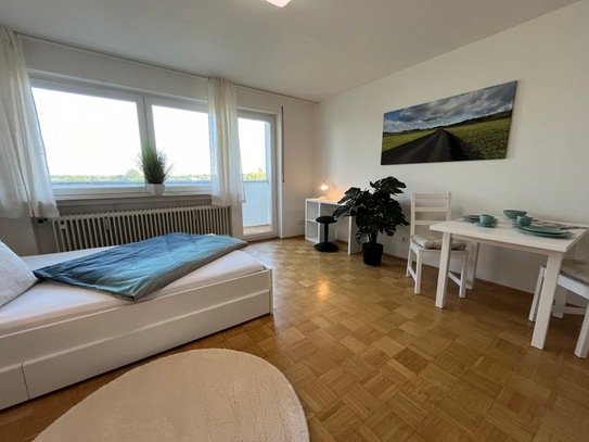 Helles und freundlichesStudio mit Balkon und Blick ins Grüne, zentrale Lage, top Anbindung