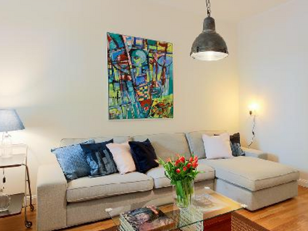 Stylische 2-Zimmer Wohnung mit Loggia im Herzen Charlottenburg's