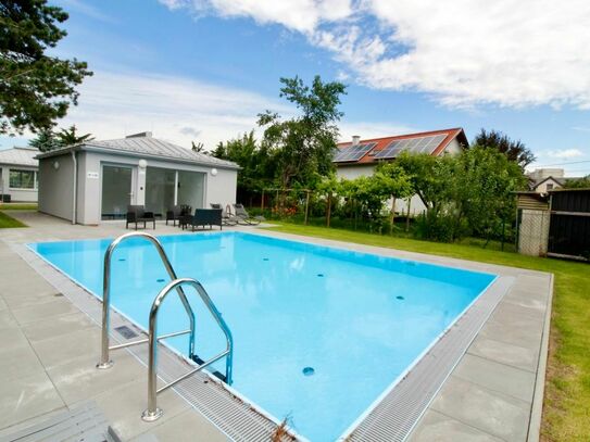 Rooftop Terrace Apartment in Complex with Pool