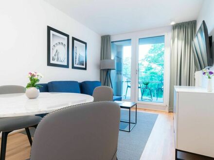 Trendiges Business-Apartment mit begehbarem Kleiderschrank, Klimaanlage und privater Terrasse