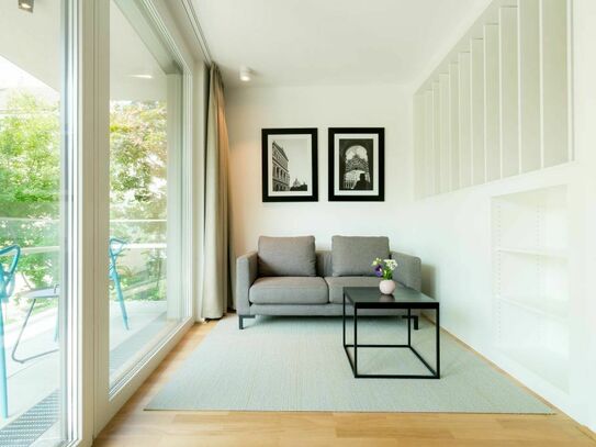 Stilvolles Designer-Apartment mit Badewanne, Terrasse und Aufzug