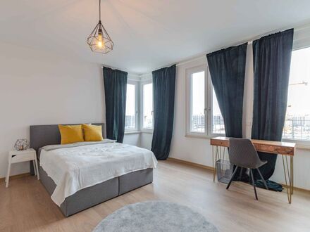 Geräumiges Zimmer in einer Coliving-Wohnung