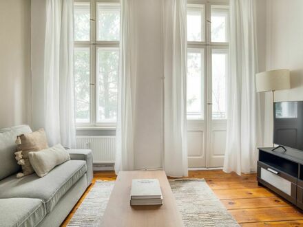 Super schöne 2 Zimmer Wohnung neben der Spree in der nähe des Schlossgarten Charlottenburg.