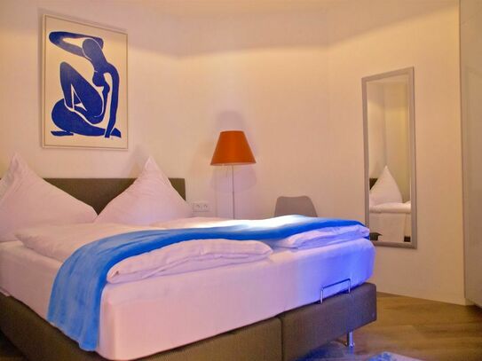 Exklusive 2-Zimmer-Luxuswohnung voll möbliert in Bensberg City neben dem Schloss