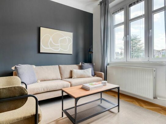 Hochwertige 5 Zimmer Wohnung neben Schönbrunn, mit privatem Balkon und Gemeinschaftsgarten